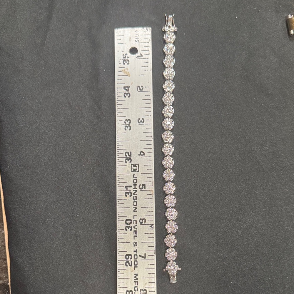 Elegant platinum and diamond Bracelet for Women
